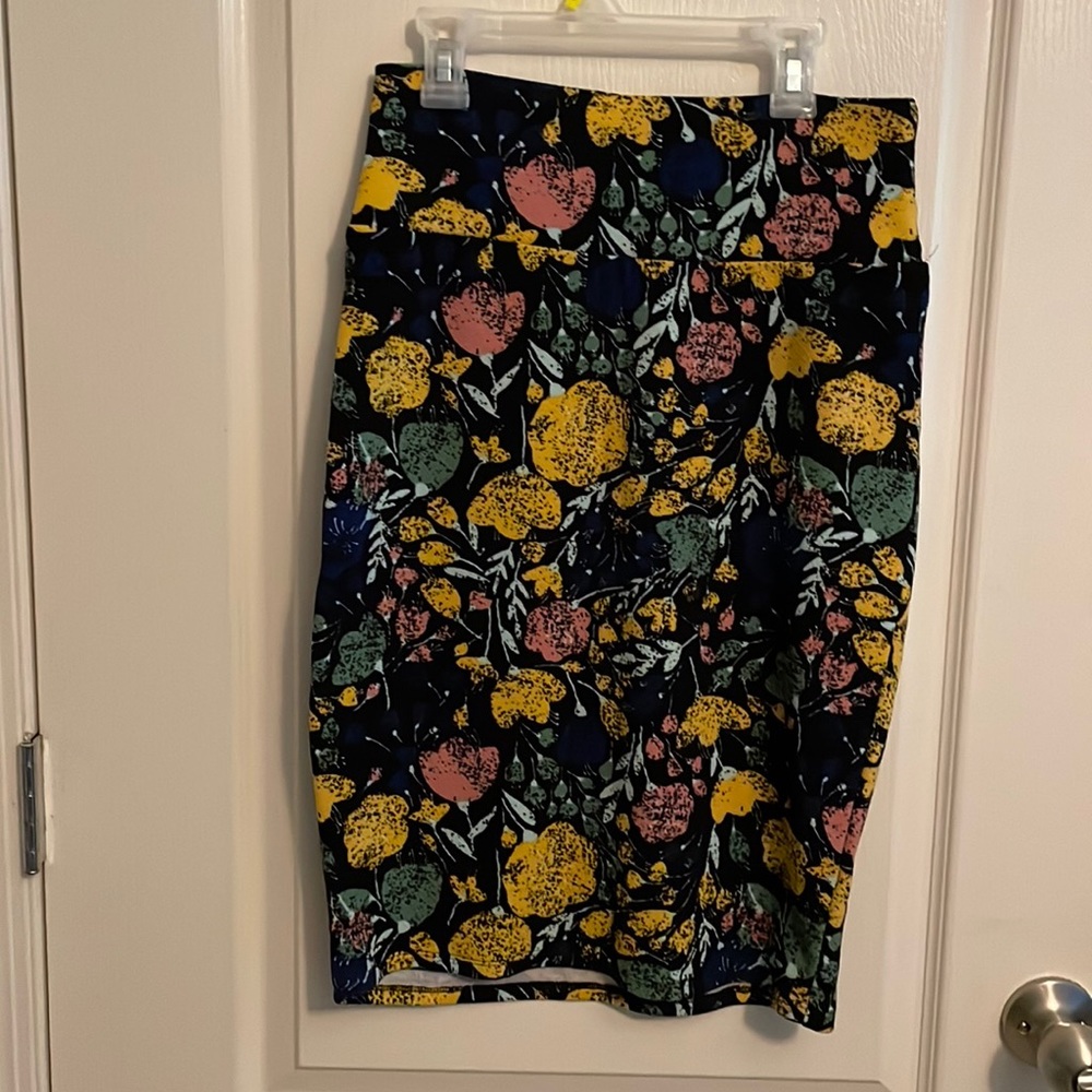 LulaRoe Cassie Pencil skirt
